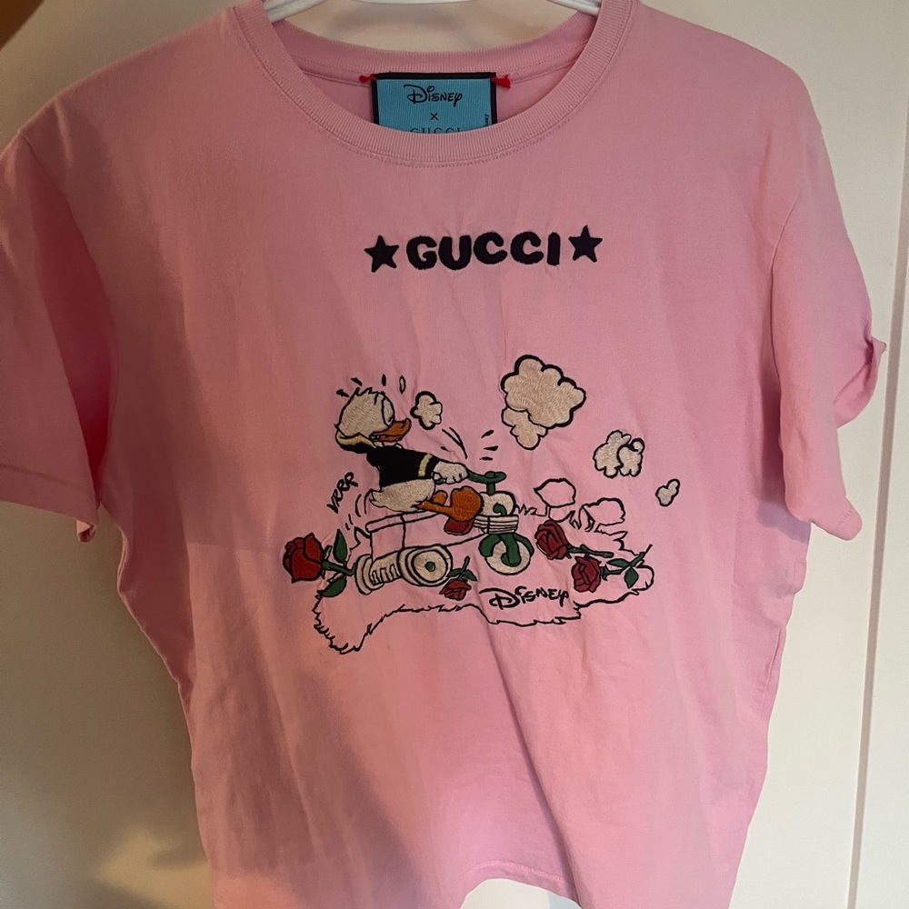 Light pink Gucci T-shirt. Authentic